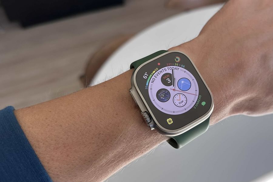 outdoor display automatic brightness adjustment