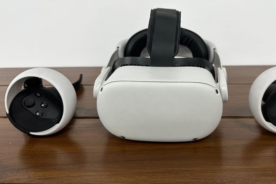 Oculus Quest 2 VR headset